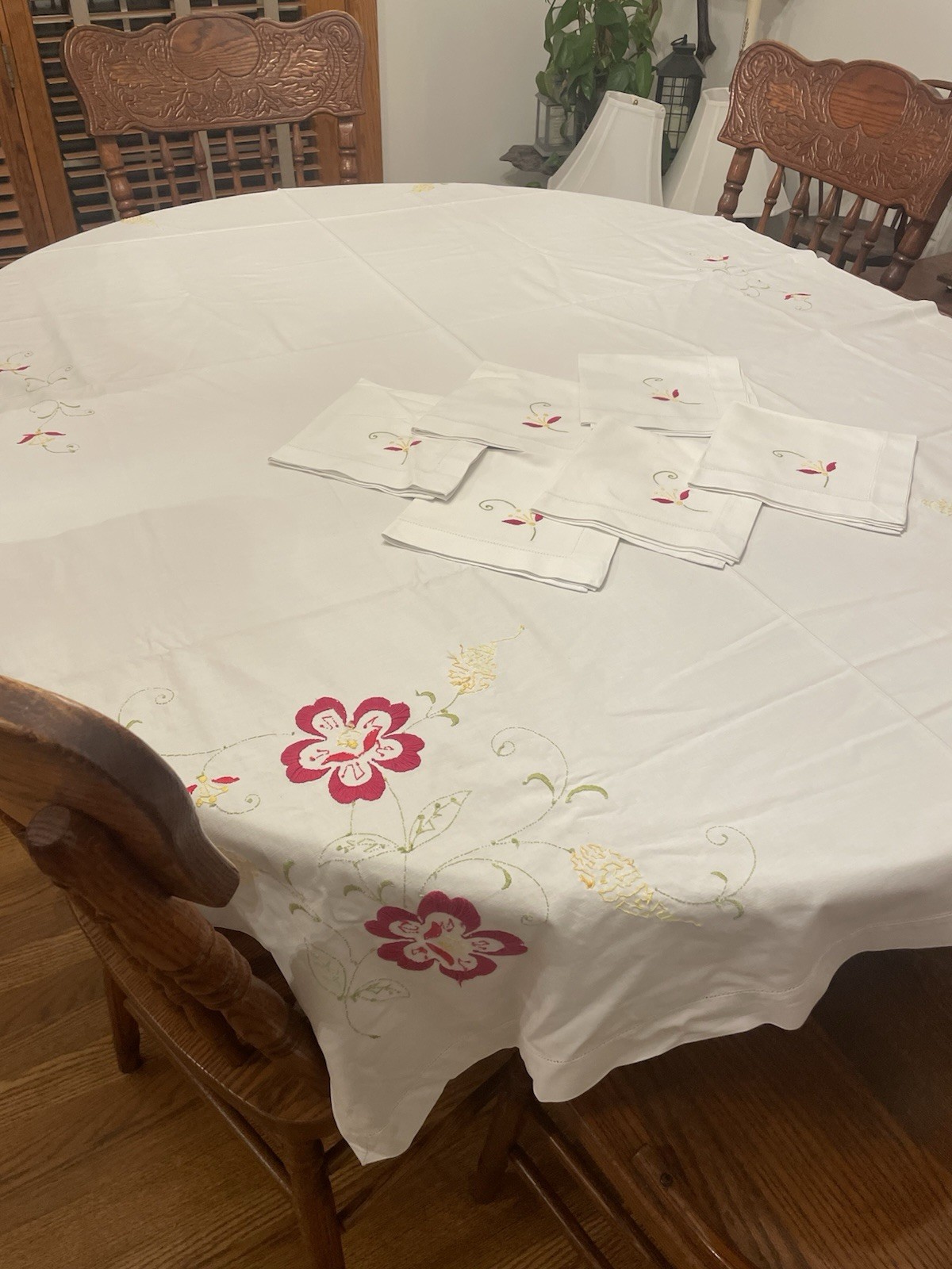 Vtg Tablecloth Set White Linen Floral Embroidered Hem Stitch 74x48” 6 Napkins