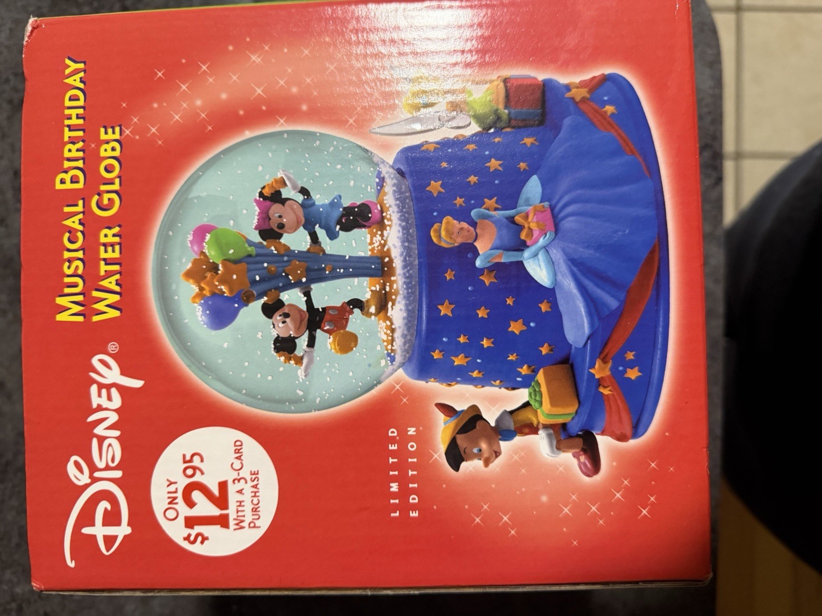 NEW 2001 Hallmark Disney Musical Birthday Water Globe Walt 100th PR2319 NIB NEW 2001 Hallmark Disney Musical Birthday Water Globe Walt 100th PR2319 NIB