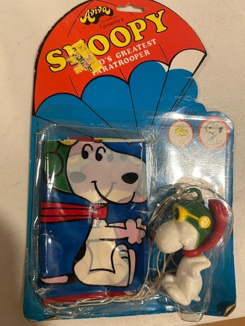 Aviva Peanuts Snoopy Paratrooper 1970s New in Box