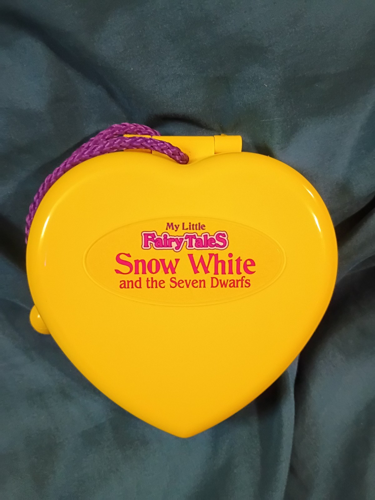 Vintage 90s My Little Fairy Tales Snow White Toy Compact Case Play Set
