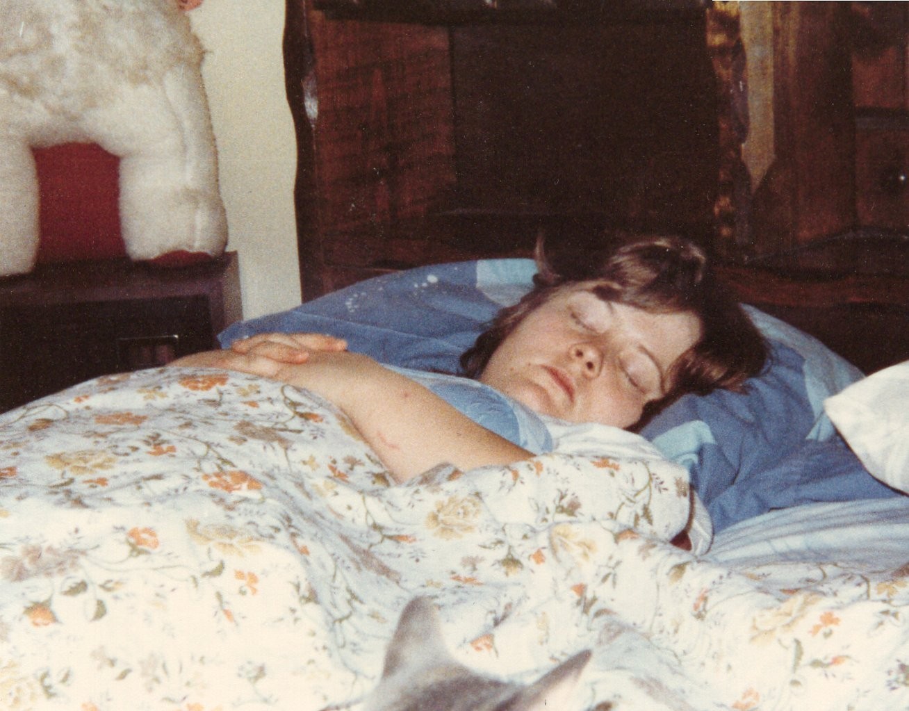 1970\'s Large Thick Middle Aged Woman Sleeping Retro Bedroom Photo Snapshot Vtg