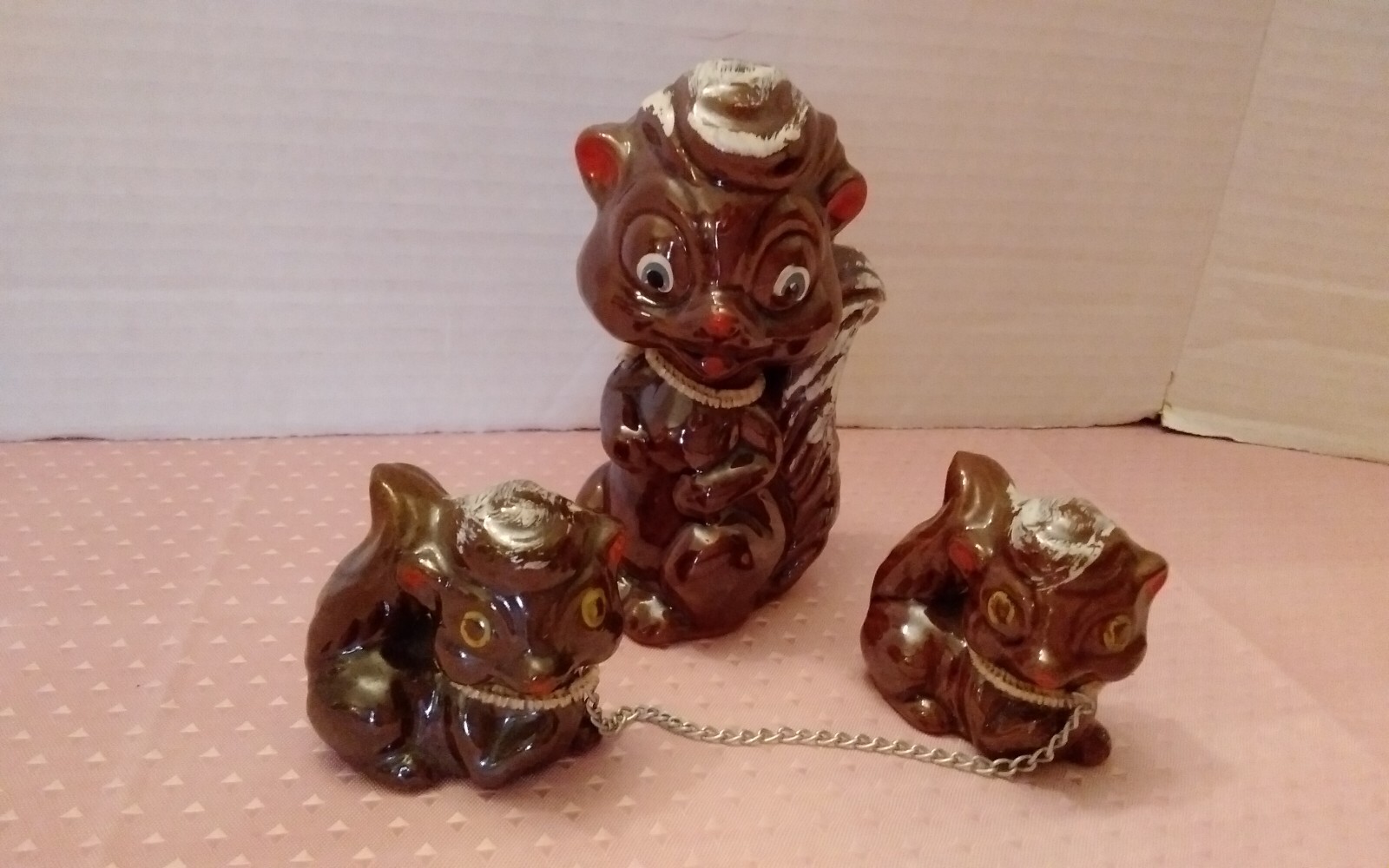 Vintage MCM Japanese Ceramic Mamma Skunk or Squirrel? w/ 2 Babies on Chains