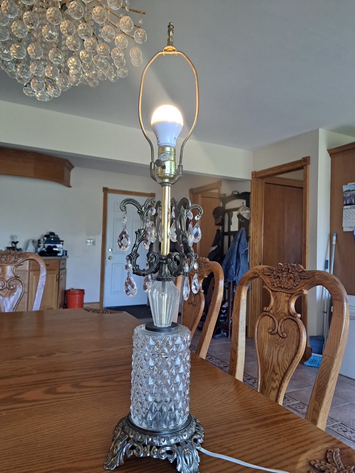 Accurate Casting Company Vintage Diamond Cut Glass & Prism Table Lamp