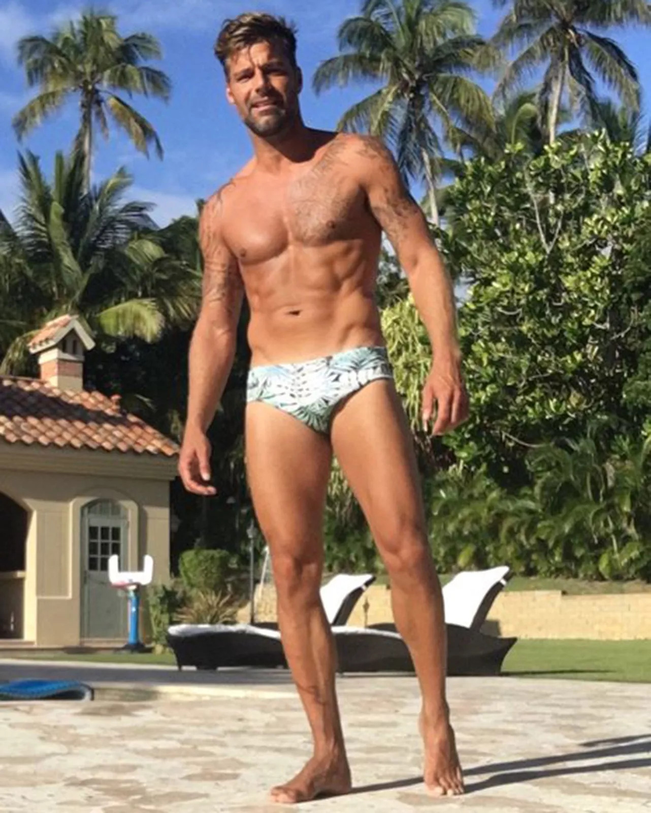 GLOSSY PHOTO PICTURE 8x10 Ricky Martin In Swimsuit