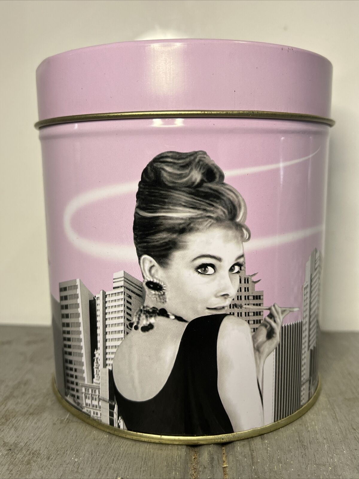 Audrey Hepburn Manhattan Cafe EMPTY Collectable Tin Container Display