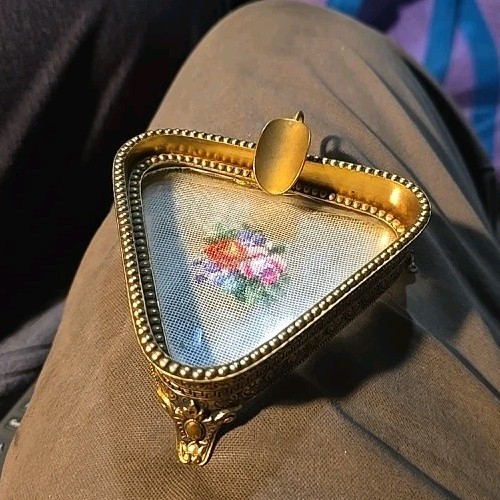 VTG Austria Rose Needlepoint Brass Ashtray Gold Tone Brass VTG Austria Rose Needlepoint Brass Ashtray Gold Tone Brass
