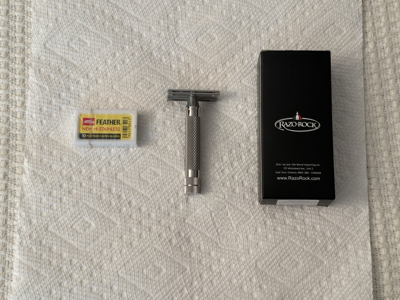 RazoRock Game Changer .68-P Double-Edge Razor  + HD Handle + 10 Feather Razors
