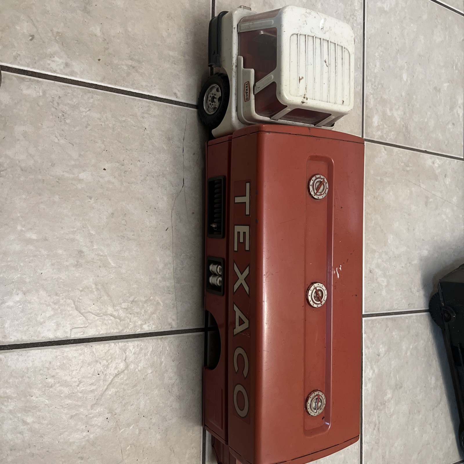 Vintage 1960’s Texaco Tanker Truck 24” Metal Toy Vehicle Gas & Oil
