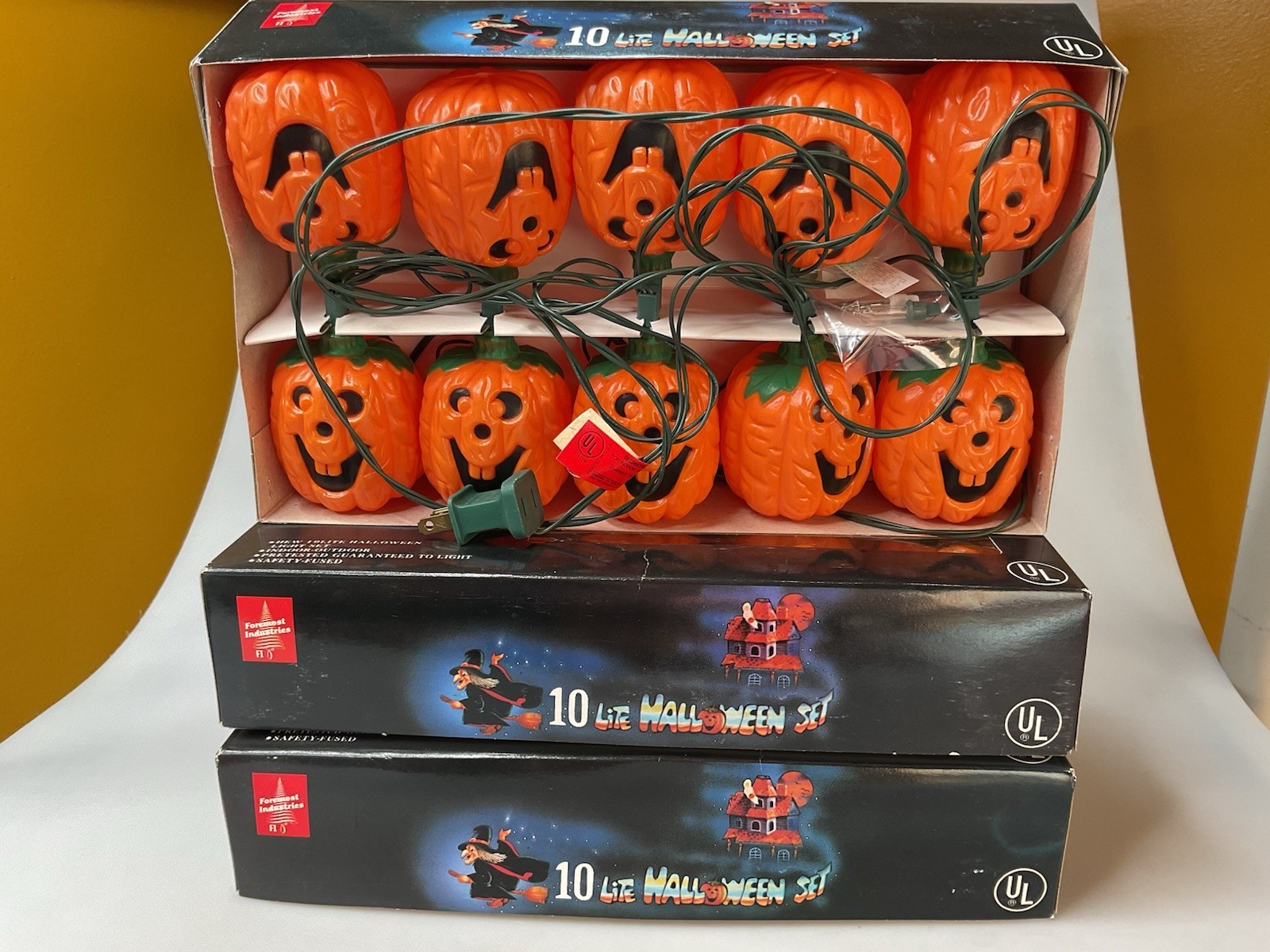 Vintage 3 Foremost 10 Lite Halloween Orange Pumpkin Blow Mold String Light NOS