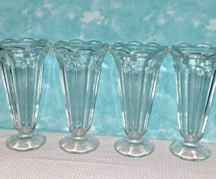 Set of 4 Vintage Fidenza Italy Parfait Glasses