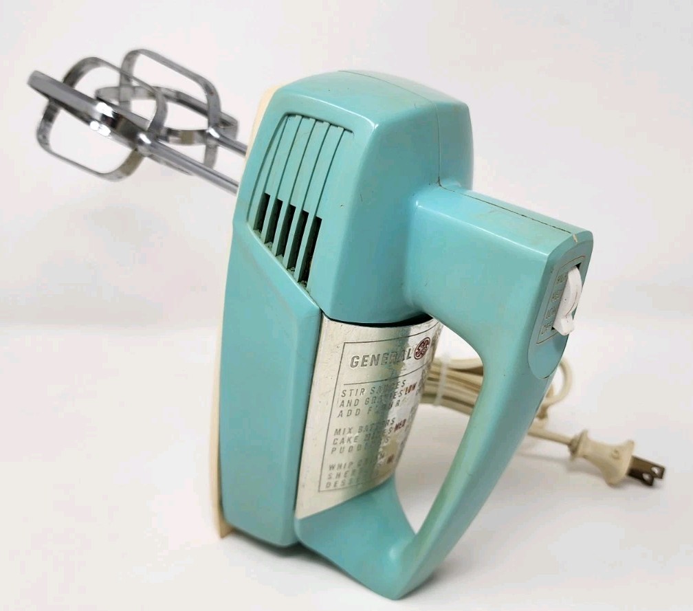 Fantastic Mid-Century Kitchen Collectible GE Mixer Turquois 16M17 Great Cond