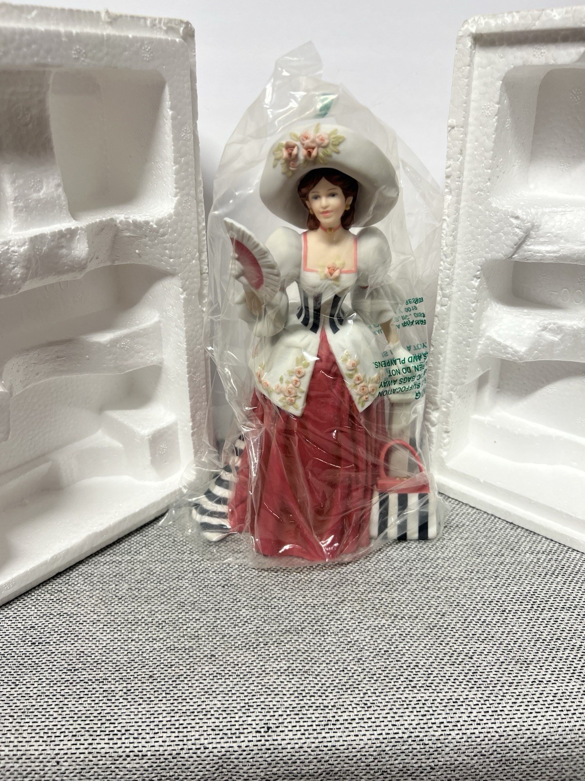 Avon 1994 Mrs. Albee Award Porcelain Figurine Victorian Painted 10 in Boxed Avon 1994 Mrs. Albee Award Porcelain Figurine Victorian Painted 10 in Boxed