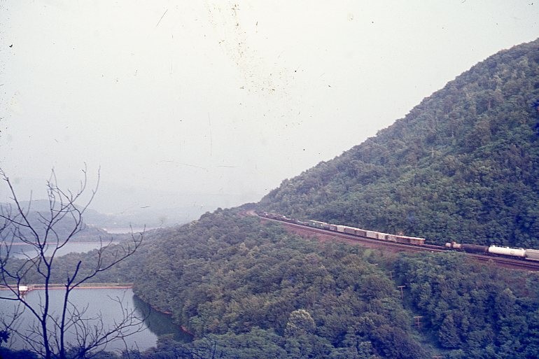 PC penn central horseshoe curve 1970 original slide