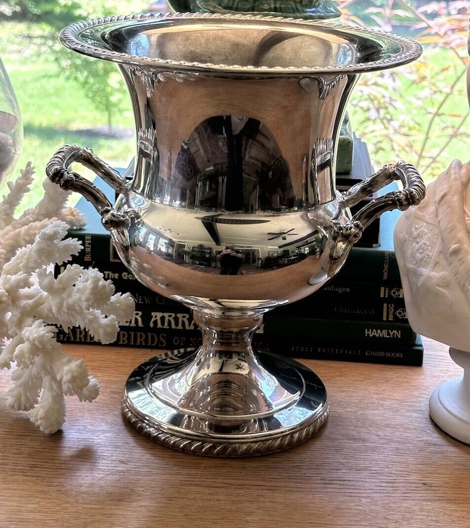 Vintage WM ROGERS Classical SILVERPLATE CHAMPAGNE ICE BUCKET