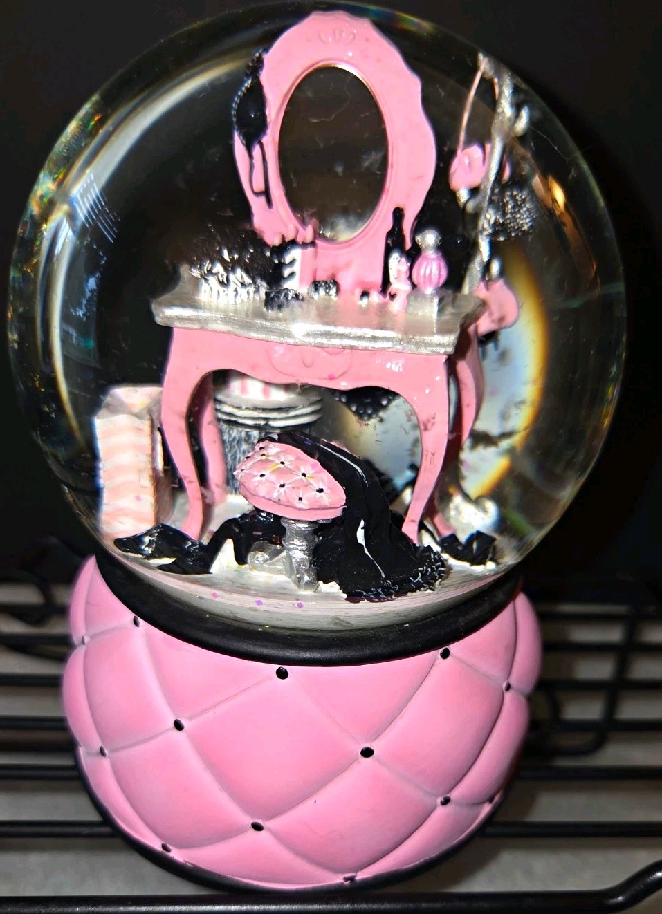 Victoria's Secret Pink Vanity Musical Snow Globe “La Vie en Rose” Glitter Victoria's Secret Pink Vanity Musical Snow Globe “La Vie en Rose” Glitter