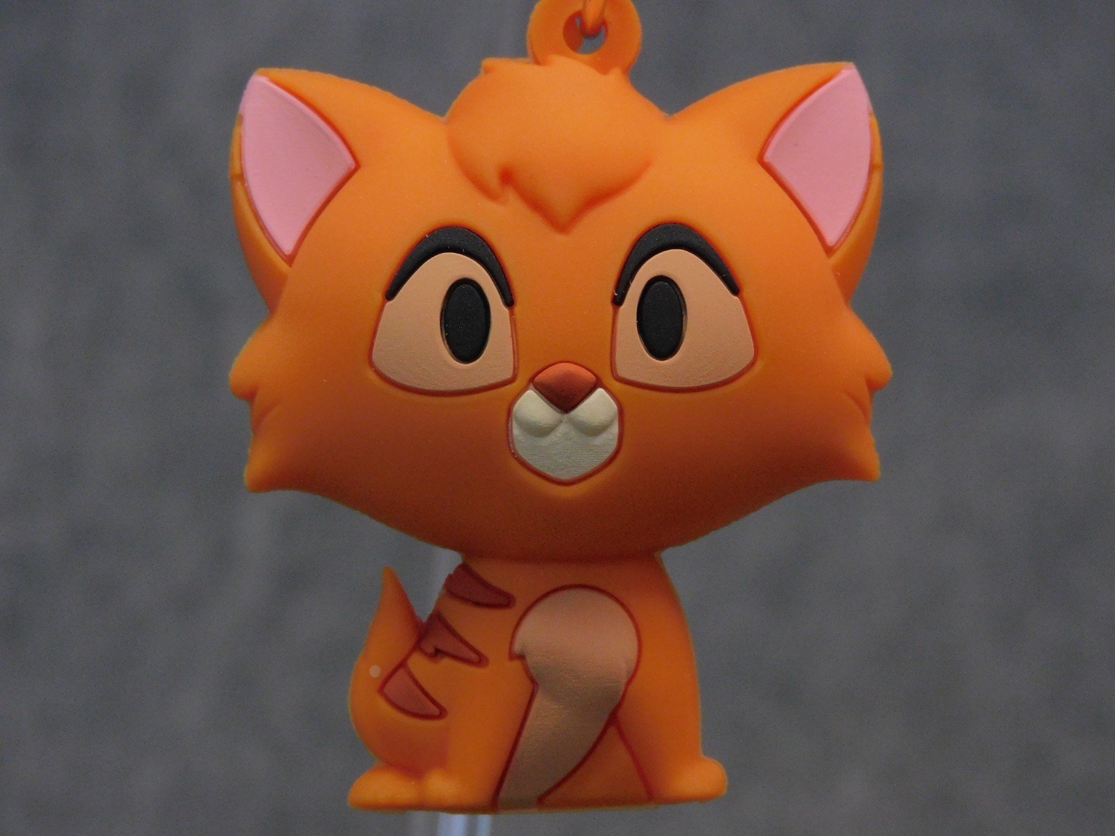 Disney Cats NEW * Oliver Clip * Blind Bag Series 69 Key Chain Monogram