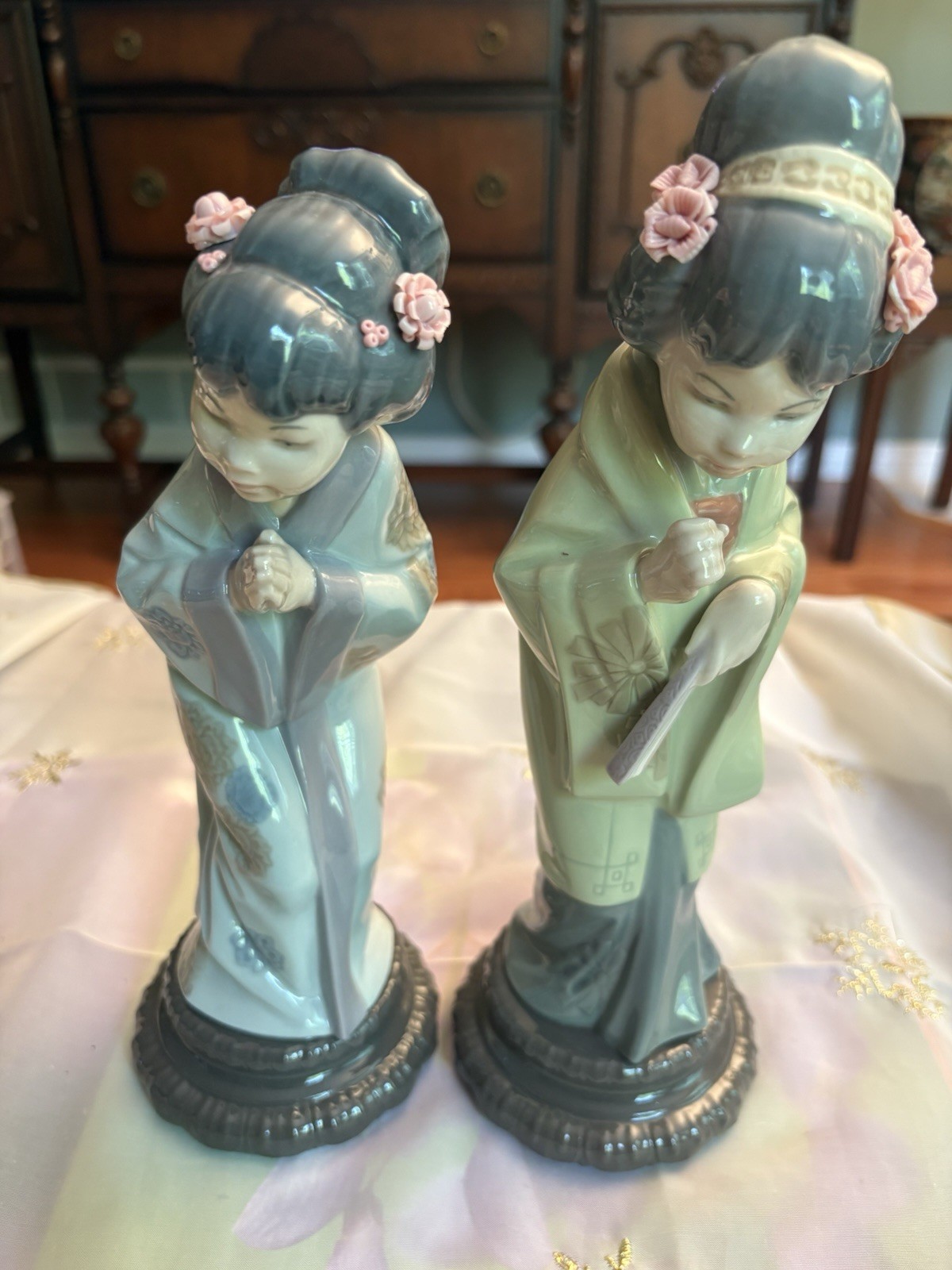 Lladro Japanese Geisha Girls 2 Figurines #4988 (11”) & #4989 (10.5”) Flaws