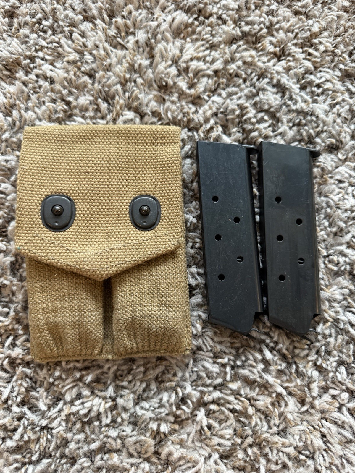 Russell 1918 DATED CLOTH 45 MAG POUCH w/ 2 steel mags Russell 1918 DATED CLOTH 45 MAG POUCH w/ 2 steel mags