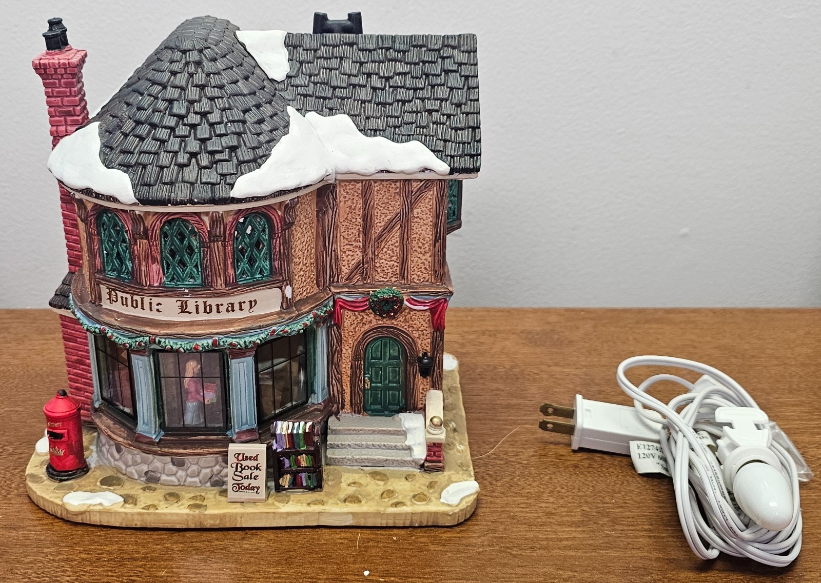 Lemax 2014 Caddington Public Library Christmas  Building with Lights-retired