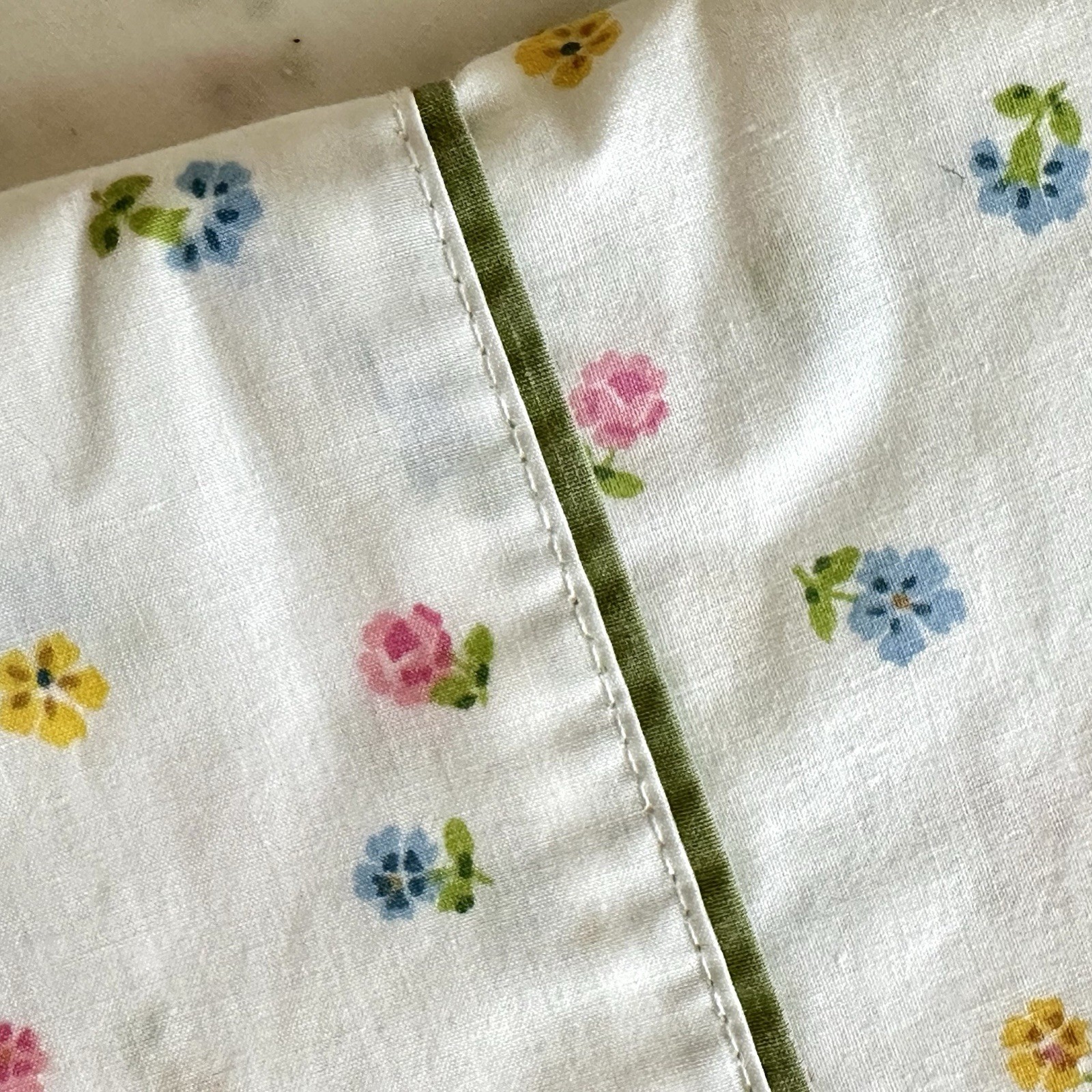 Vintage Wamsutta Ultracale Country Flowers Flat Sheet Double EXCELLENT Vintage Wamsutta Ultracale Country Flowers Flat Sheet Double EXCELLENT