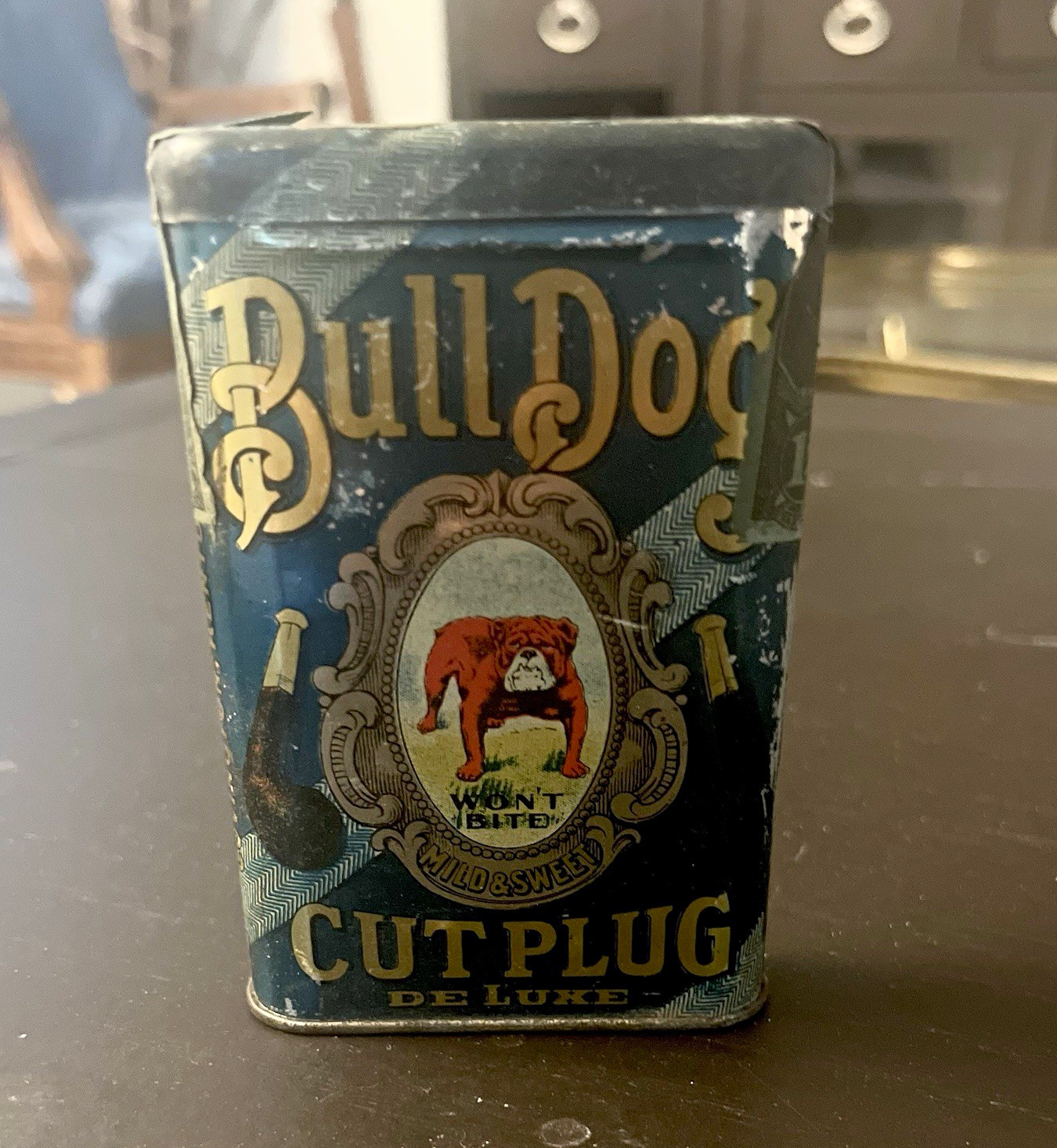 Bull Dog Cut Plug De Luxe Mild & Sweet Tobacco Tin Blue Vintage Collectible