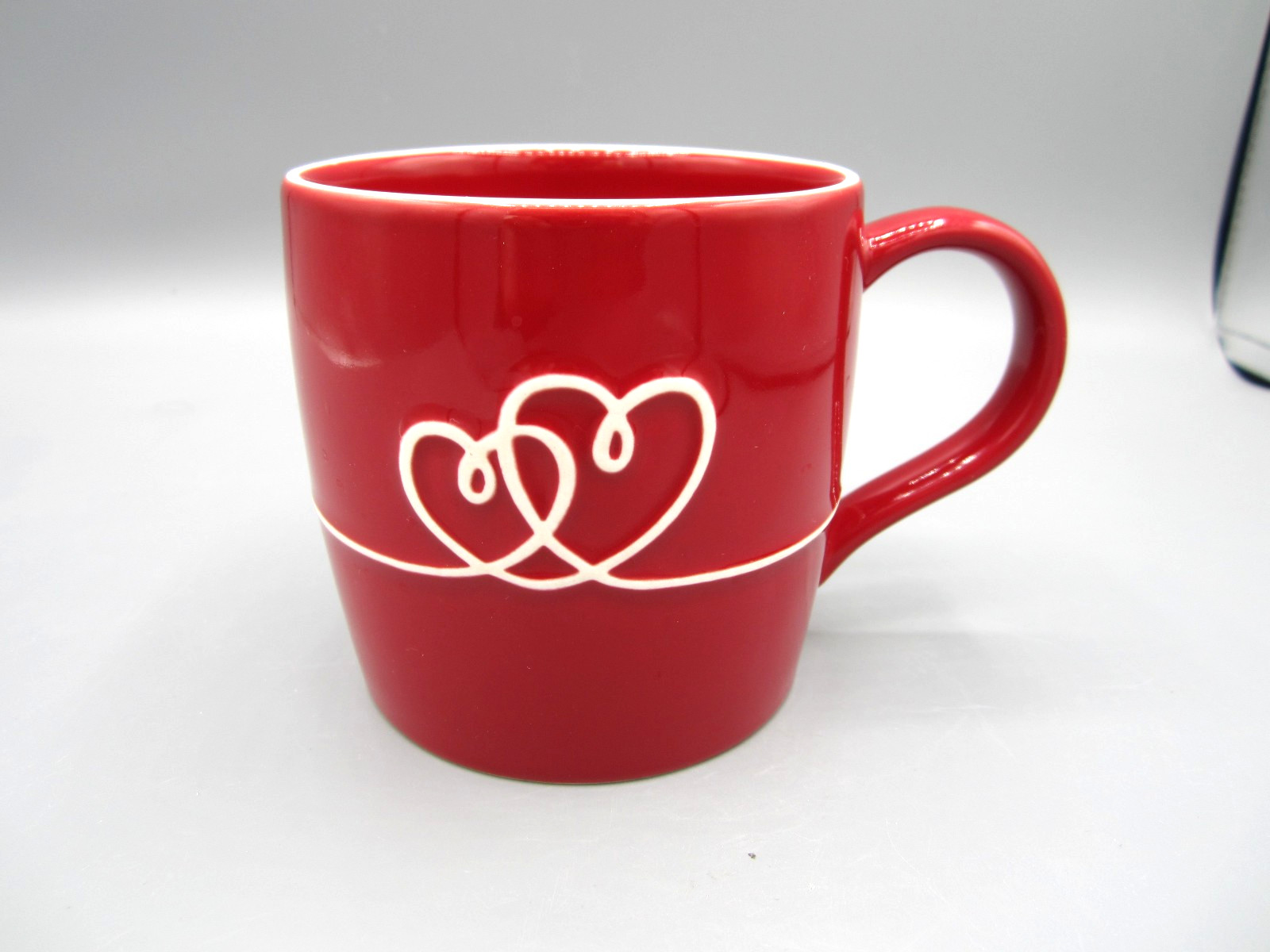 Starbucks Red White String of Hearts & Love Coffee Tea Mug 16 oz 2010 (140)