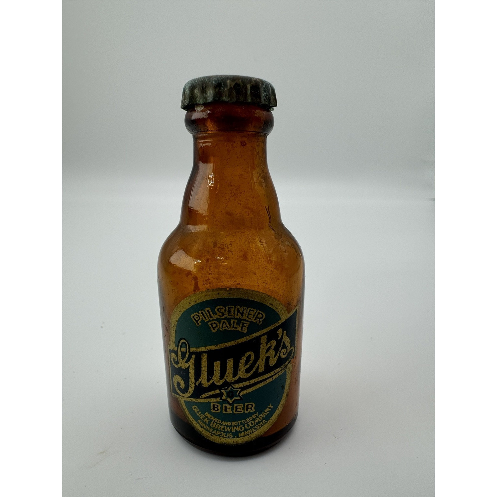 Vintage 3.25” Gluek’s Beer Miniature Bottle Salt & Pepper Shaker Barware RARE