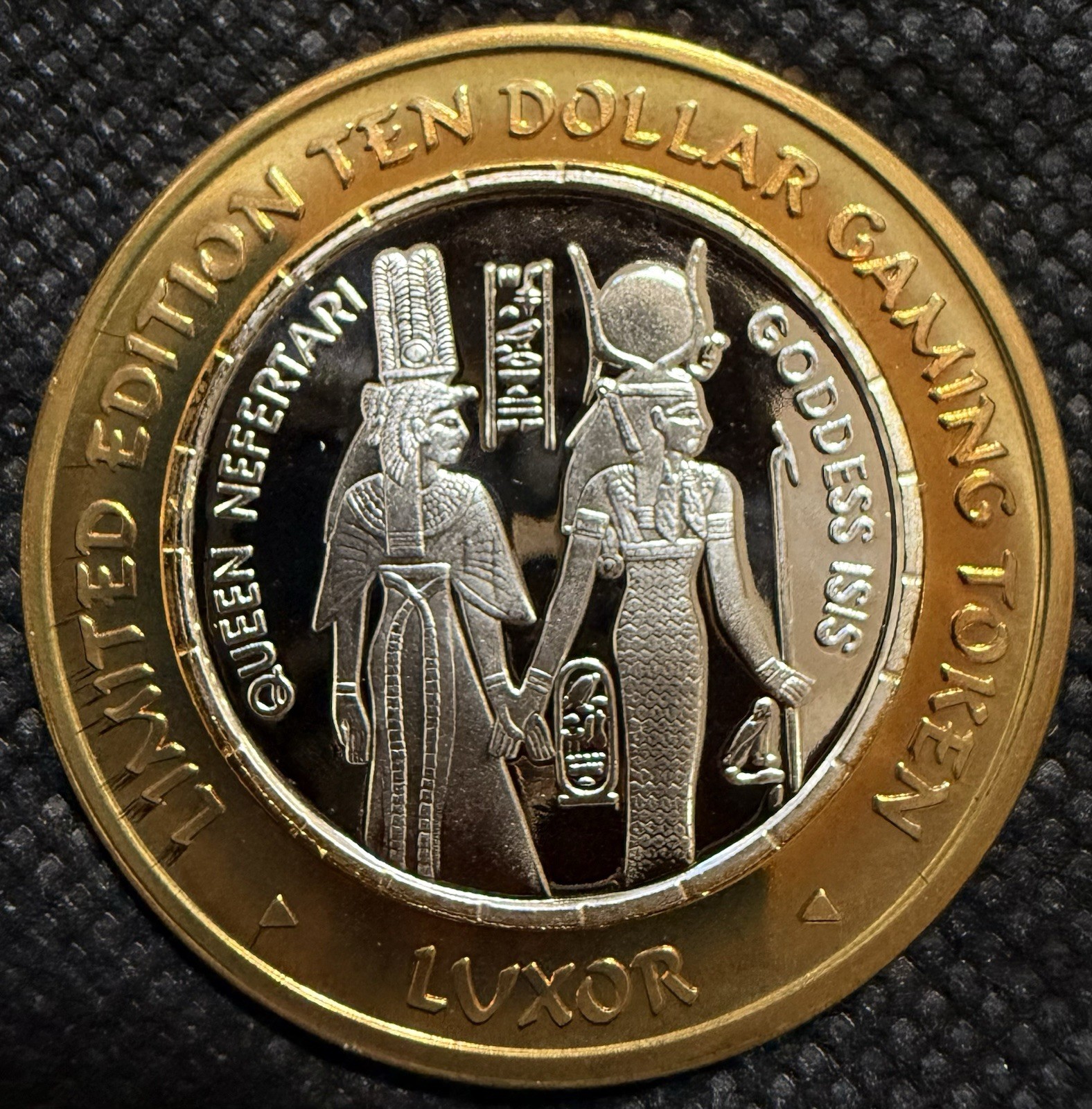 ⭐️LUXOR HOTEL & CASINO Limited Edition 999% .6 Oz Pure Silver Strke Center⭐️ ⭐️LUXOR HOTEL & CASINO Limited Edition 999% .6 Oz Pure Silver Strke Center⭐️