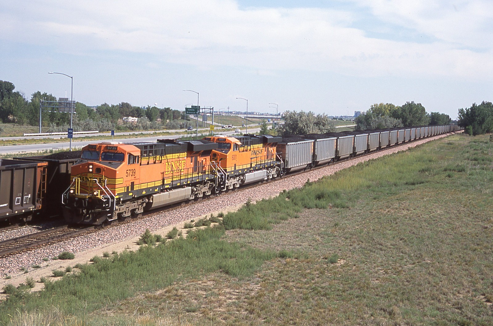 JT ORIGINAL SLIDE BNSF H2 ES44AC #5739+6001 W/COAL TRAIN - BARR CO 2006