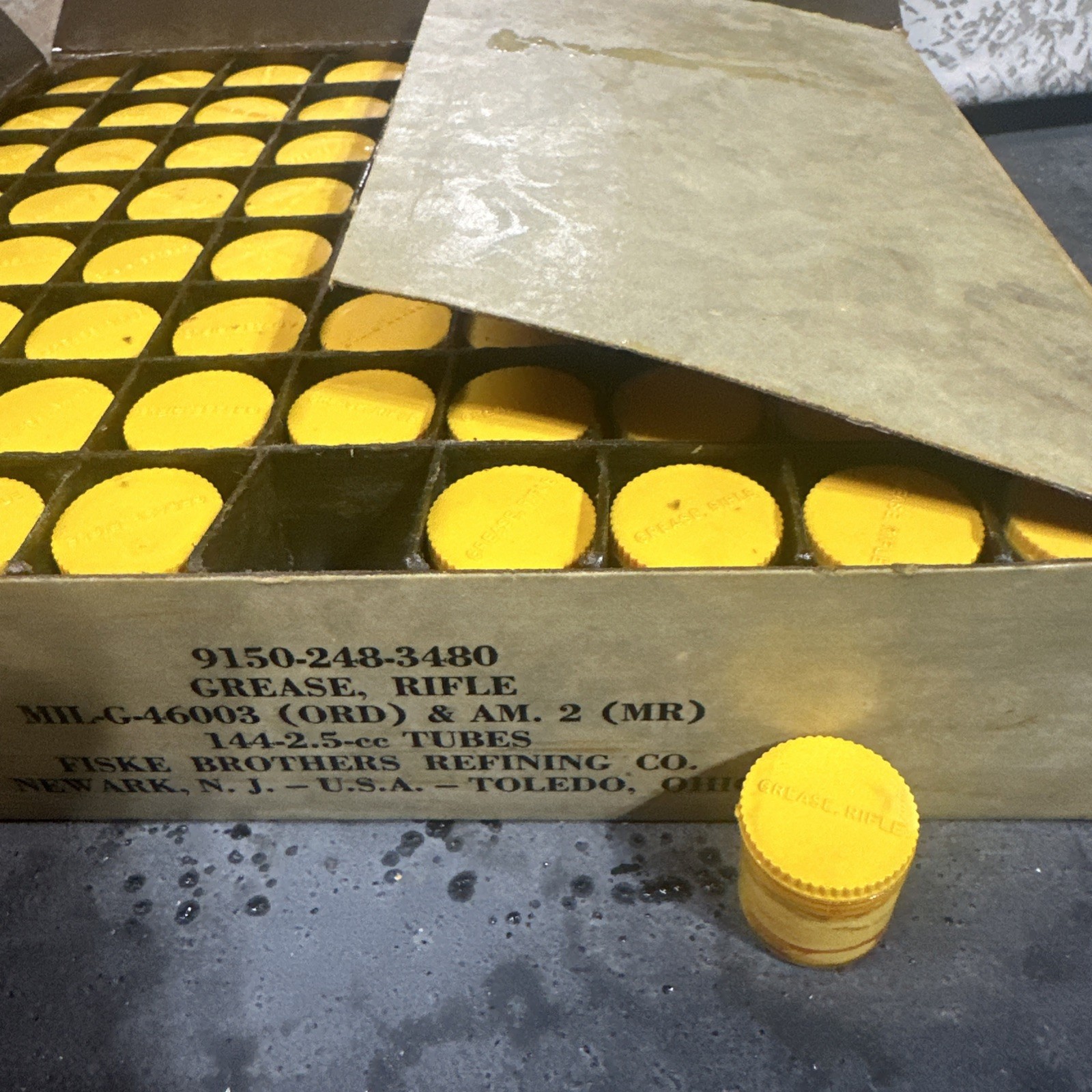 1 Original USGI WW2 style  M1 Garand / 1903 A3 Rifle Grease Pot    Fits in stock