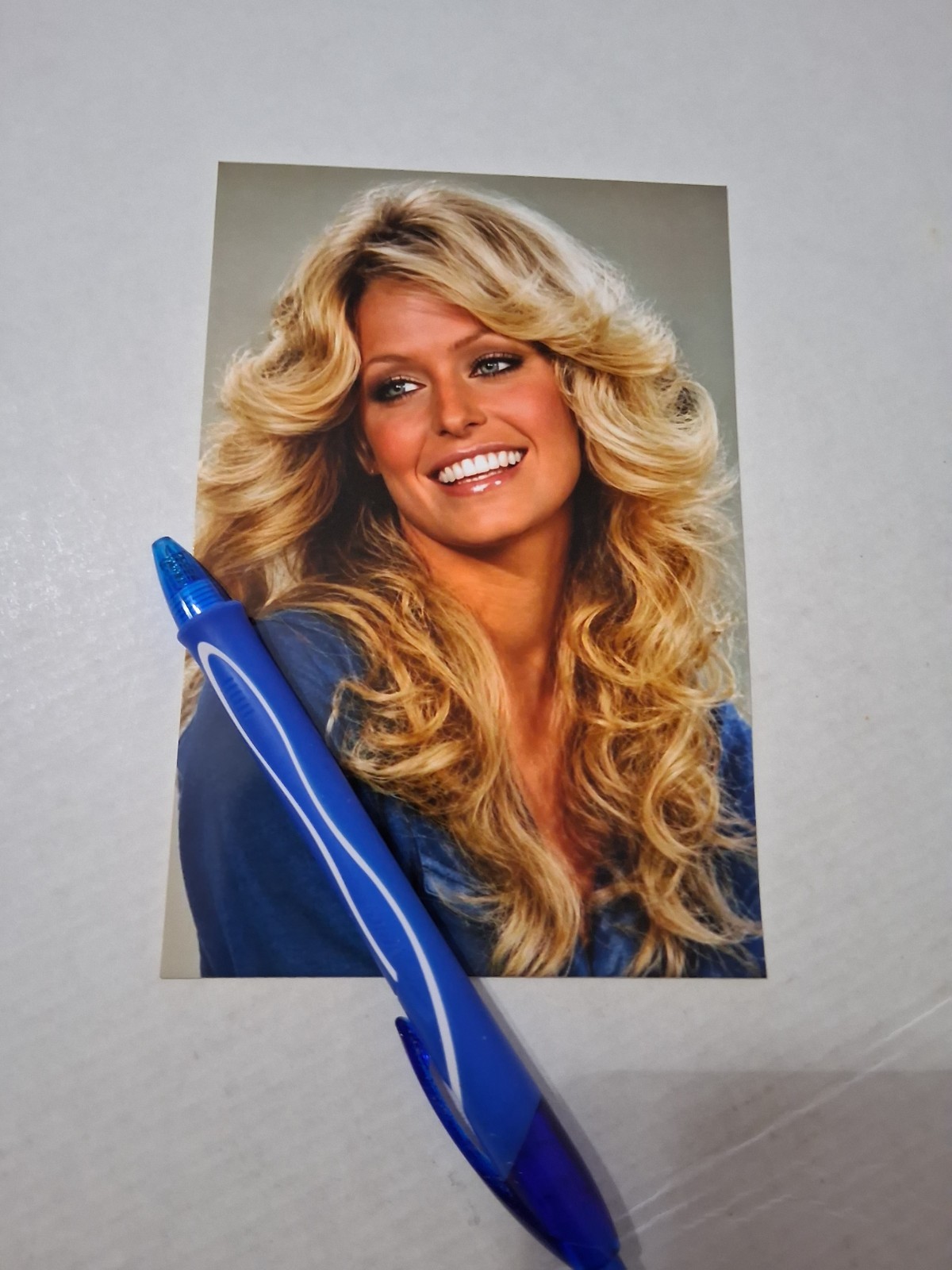 FARRAH  FAWCETT, GORGEOUS ACTRESS OF THE 70s, GLOSSY COLOR 4X6 PHOTO