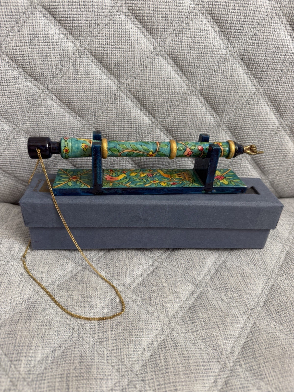 NEW Boxed Yair Emanuel Wood Yad Torah Pointer chain Stand Judaica Aqua Blue NEW Boxed Yair Emanuel Wood Yad Torah Pointer chain Stand Judaica Aqua Blue