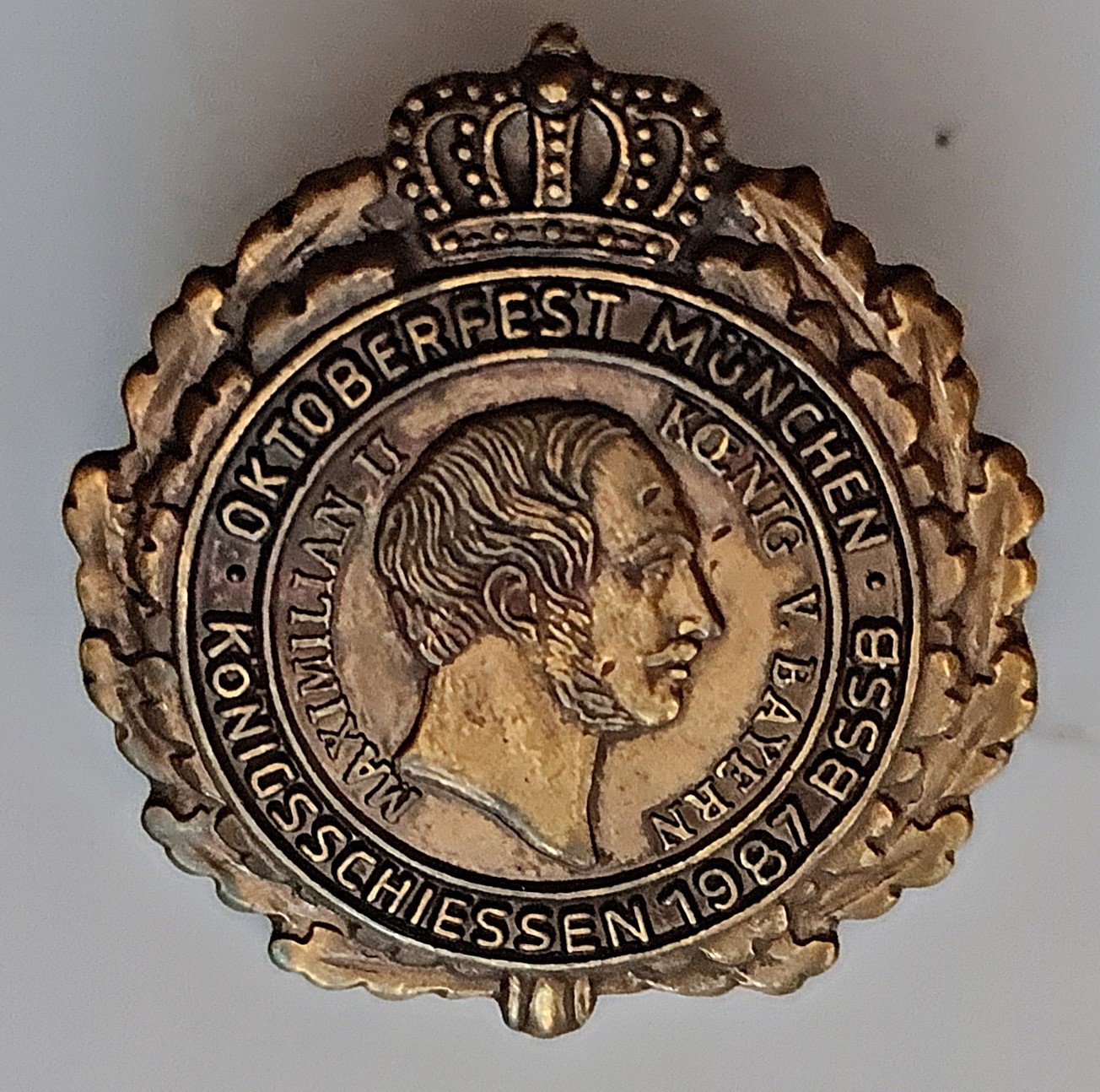 VINTAGE 1987 OKTOBERFEST MUNICH SHOOTING MEDAL PIN MAXIMILIAN II BAVARIA BADGE