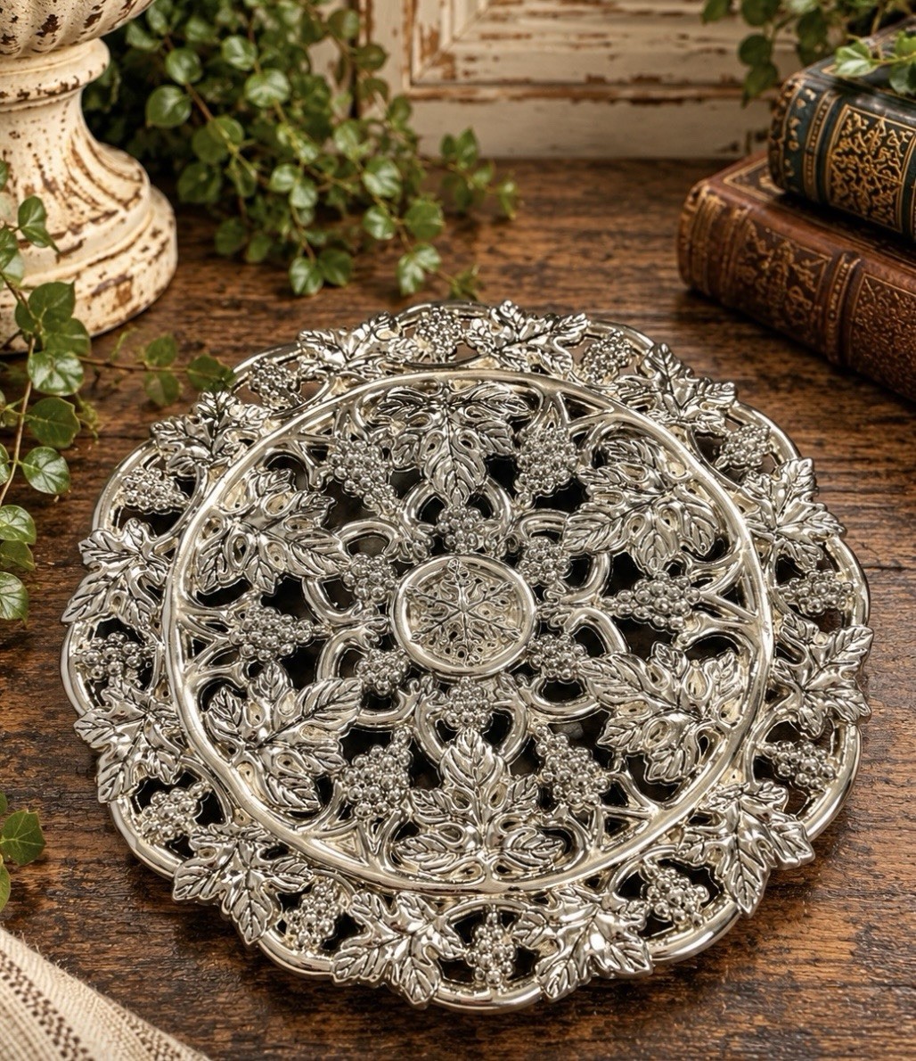 Vintage Godinger Silver Plated Grapevine Trivet Grape Leaf Ornate Footed Vintage Godinger Silver Plated Grapevine Trivet Grape Leaf Ornate Footed