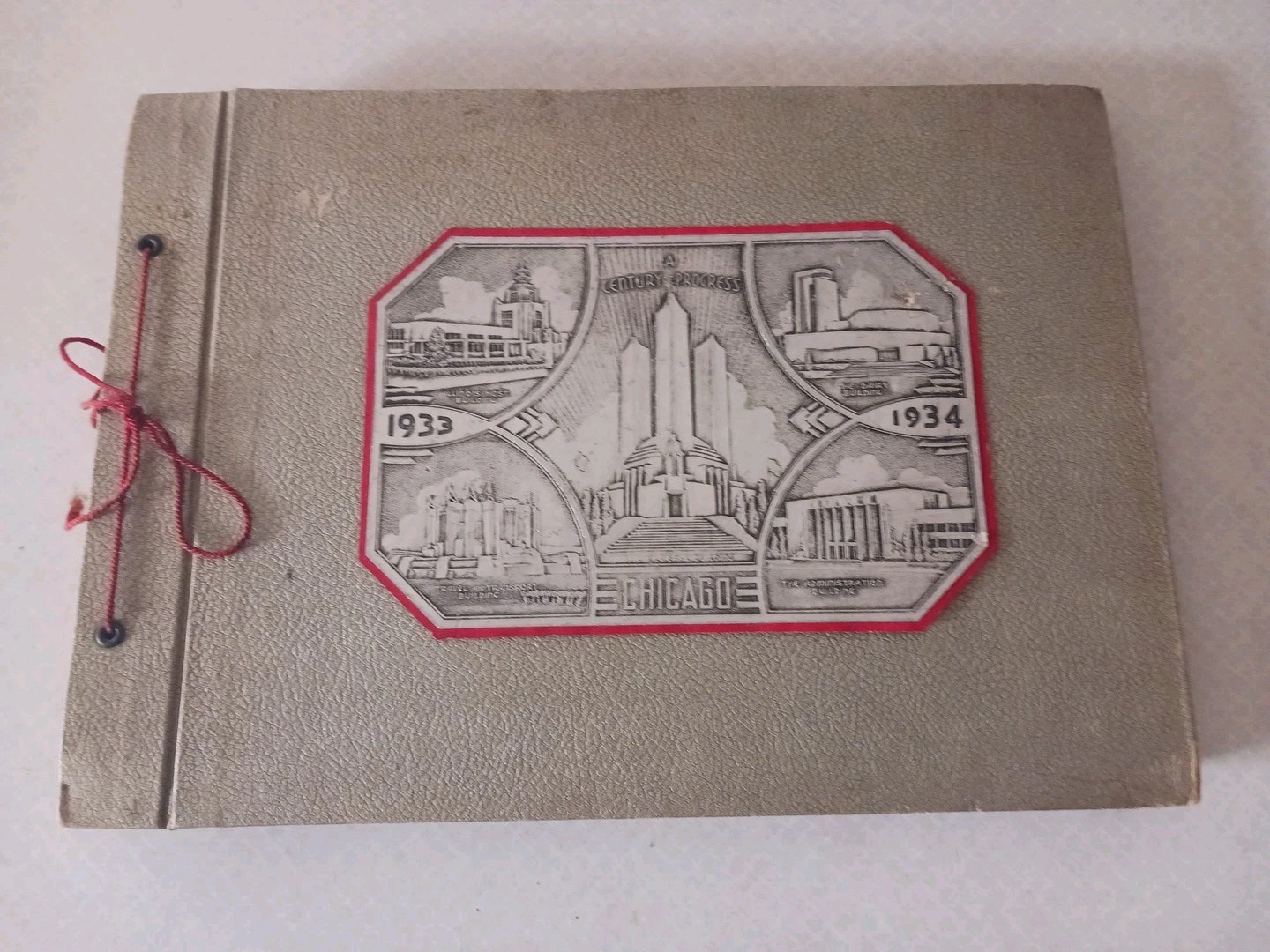 1933-1934 Chicago Worlds Fair Souvenir Book w/POSTCARDS - ADVERTISING  SCRAPBOOK