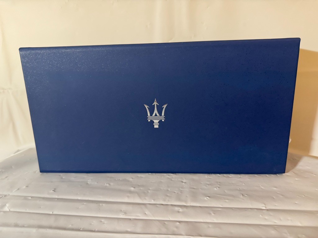 Maserati Levante Novelty Gift Box With Metal Mini Car 1/43 Key Charm Maserati Levante Novelty Gift Box With Metal Mini Car 1/43 Key Charm