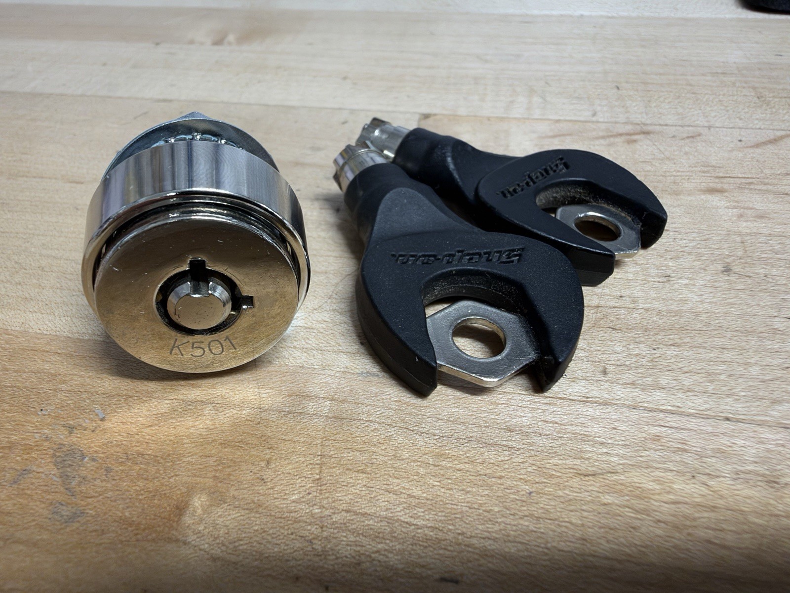 Snap-on Toolbox Lock Cylinder K501 with 2 OEM Keys & Mounting Hardware