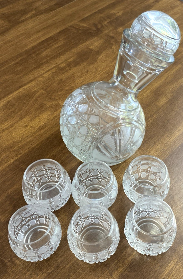 Full Lead Crystal Decanter Hand Blown/Cut Side Balanced 9\
