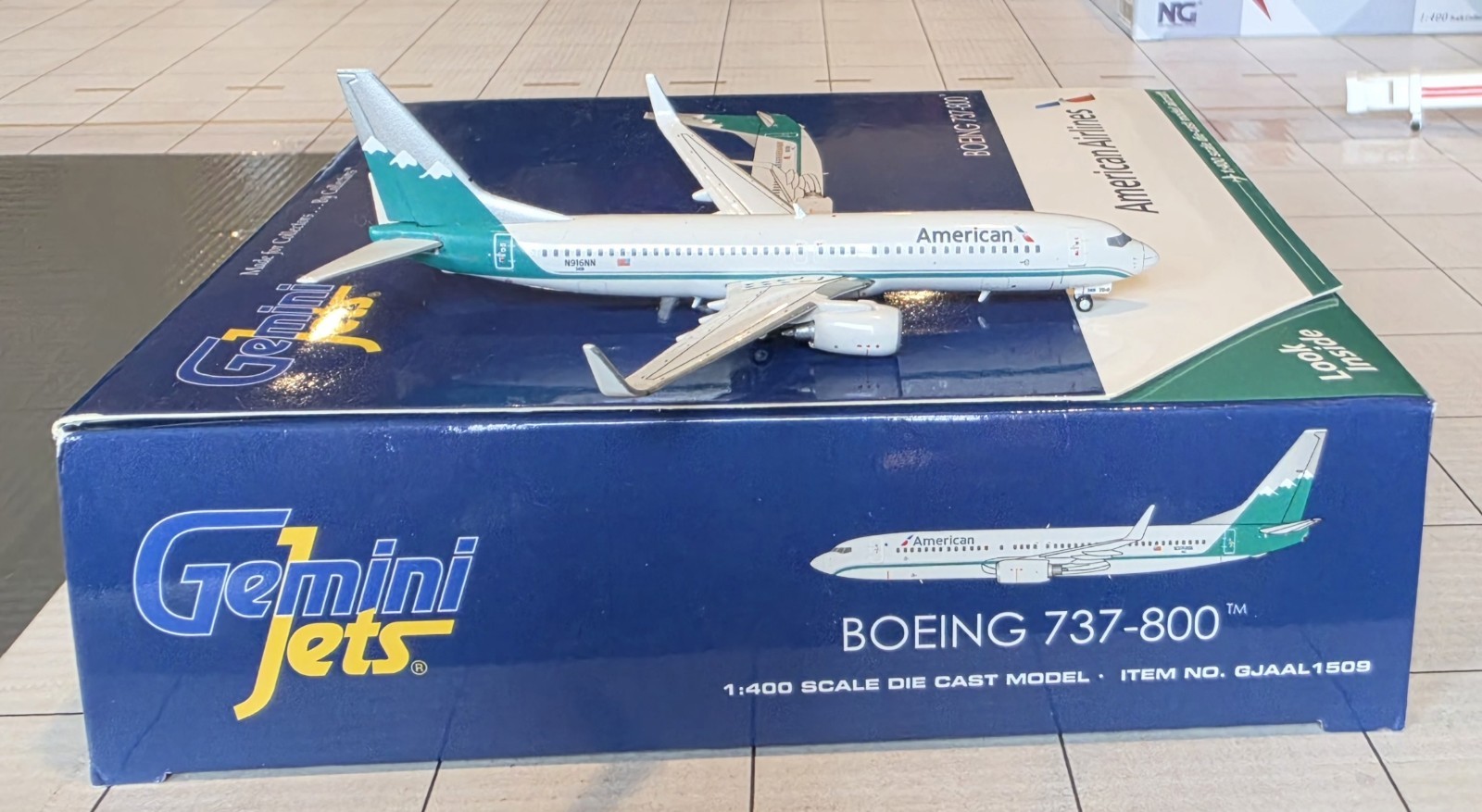 AMERICAN AIRLINES 737-800 Reno Air Heritage Livery Gemini Jets 1/400 GJAAL1509