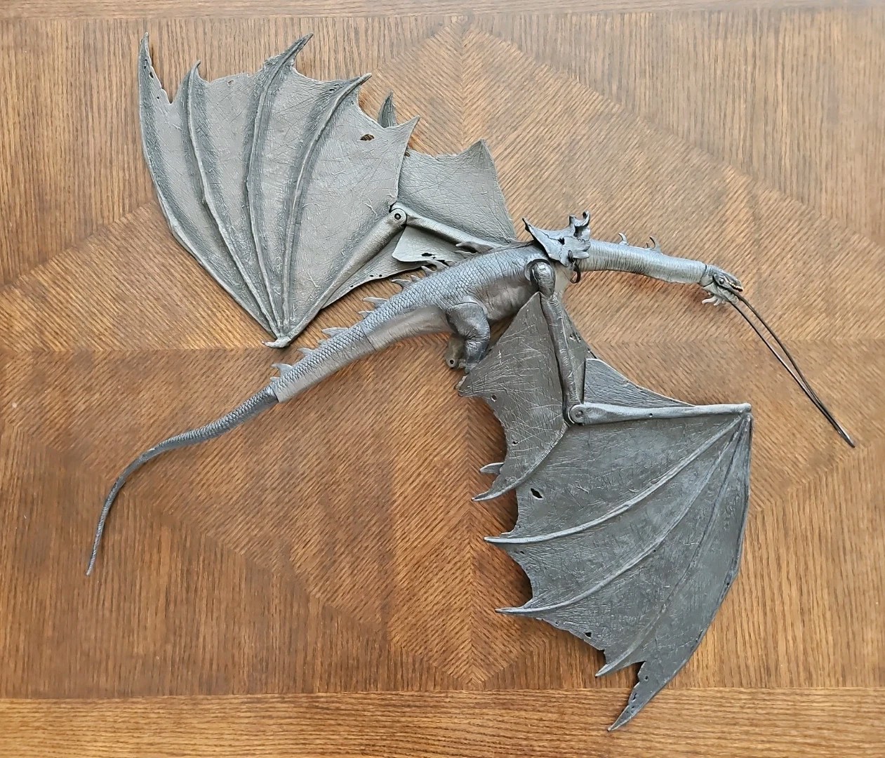LOTR Lord Of The Rings SMAUG DRAGON Large Figure