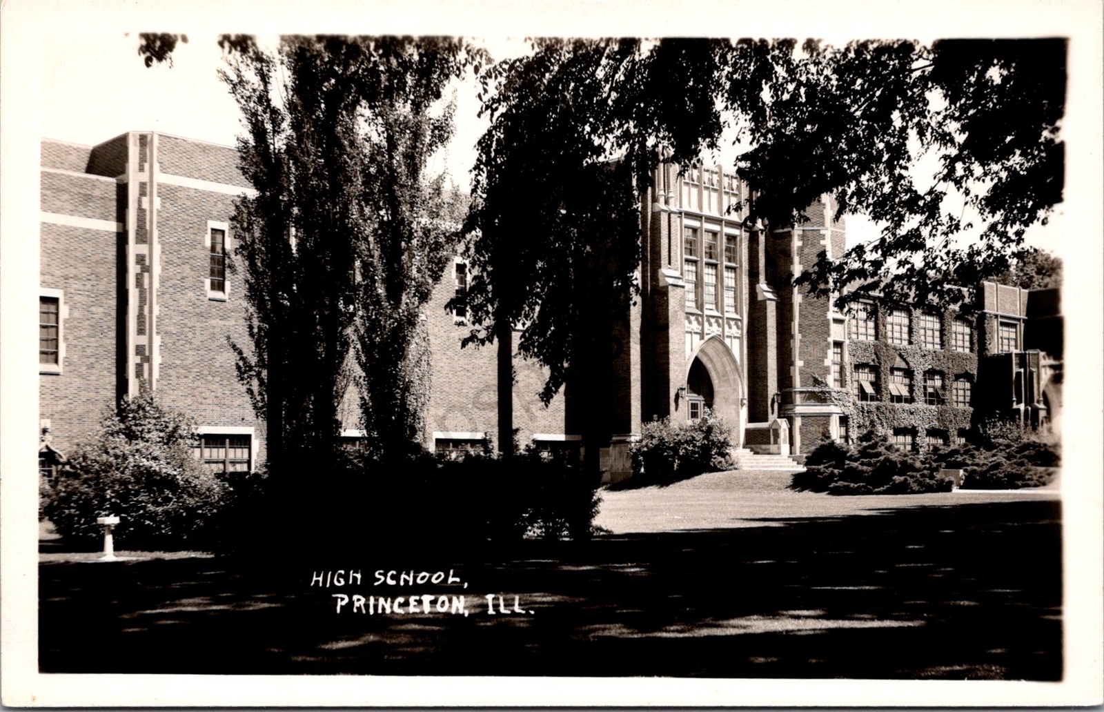 K7/ Princeton Illinois RPPC Postcard c40-50s High School Building  717