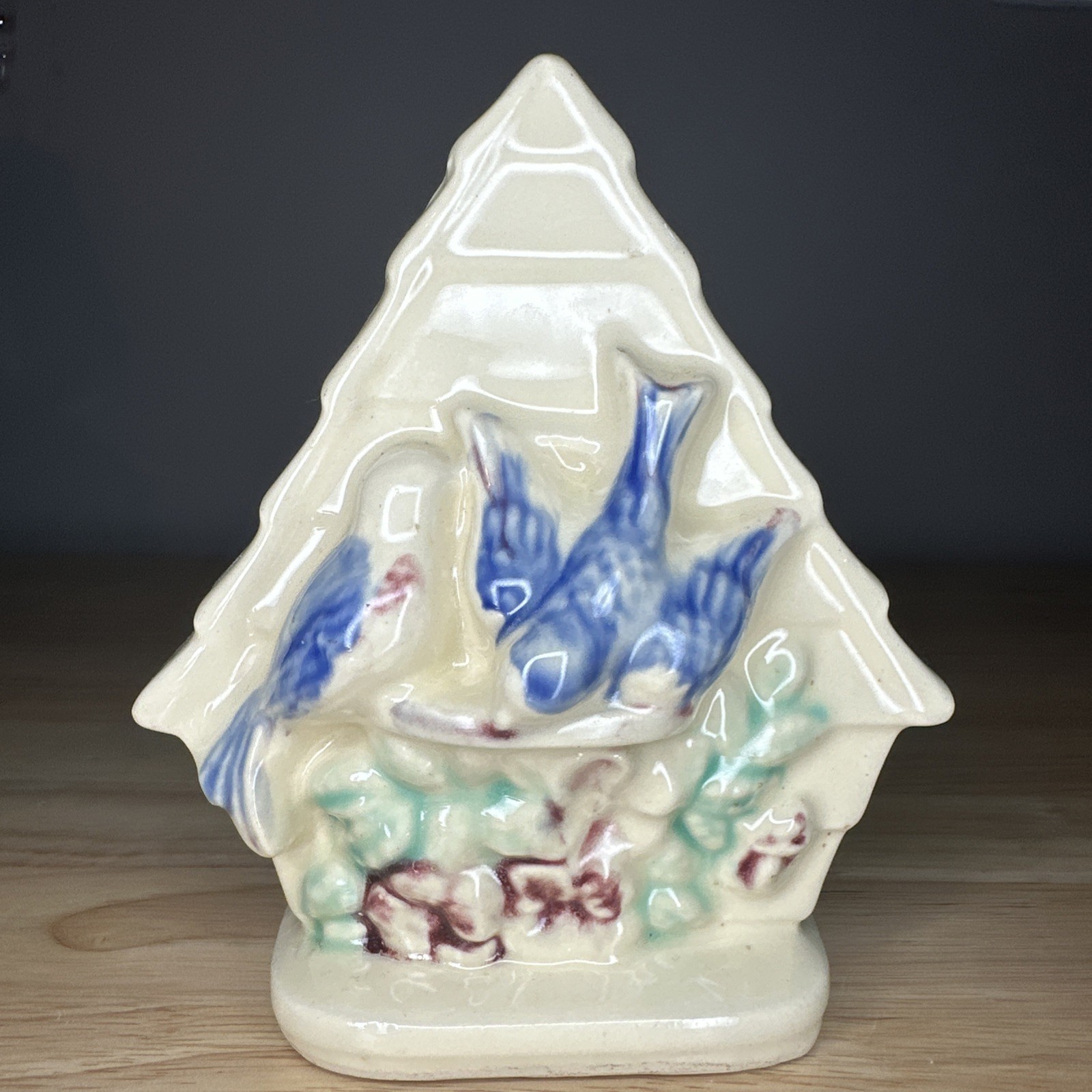 Shawnee Pottery Bluebird House Wall Pocket 830 USA Nature Kitschy Americana VTG