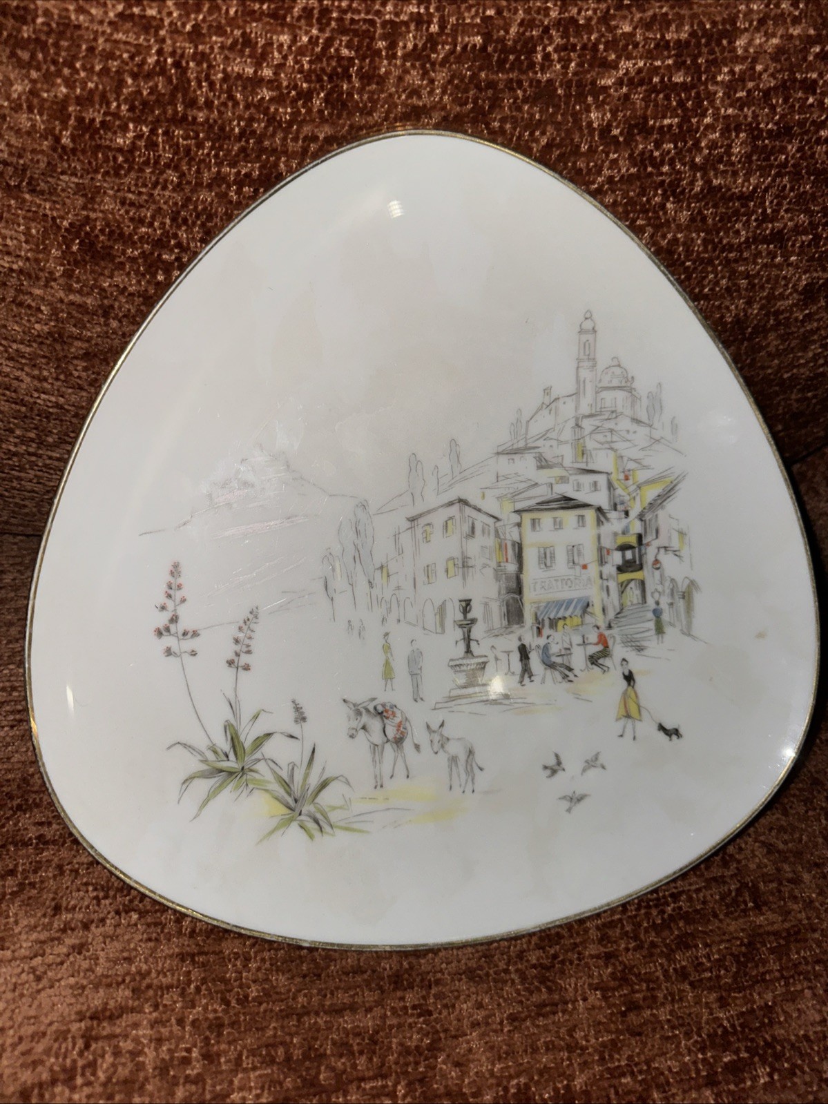 Hutschenreuther Diadem Bavaria Porcelain Collector Plate Triangular Town Germany