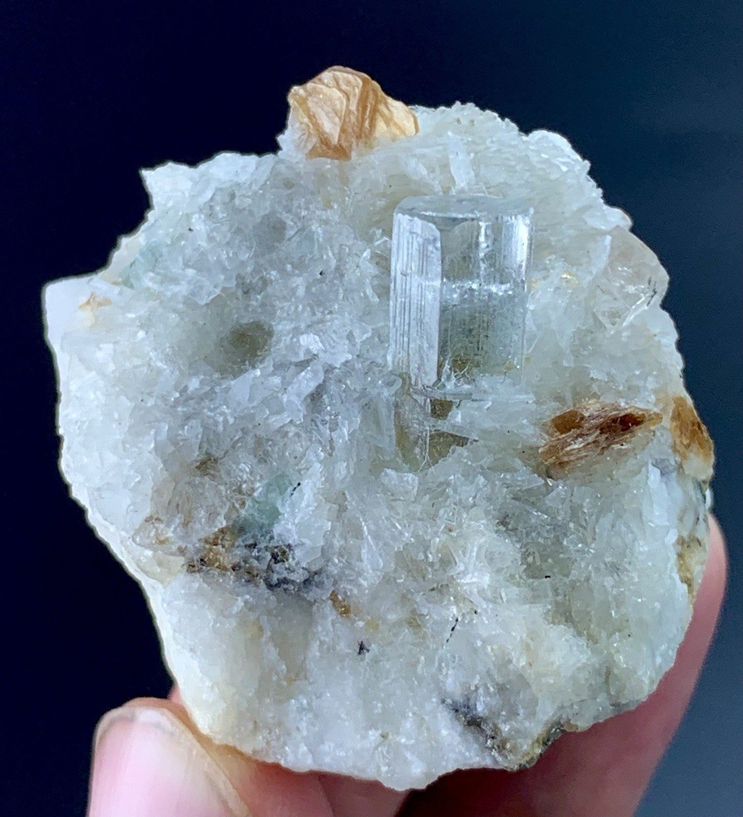 230 Ct Natural Aquamarine Crystal With Mica From Pakistan