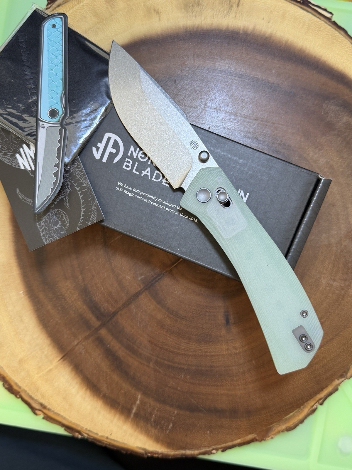 North Mountain Blade Yamainu Jade Handle Knife NEW in Original Box