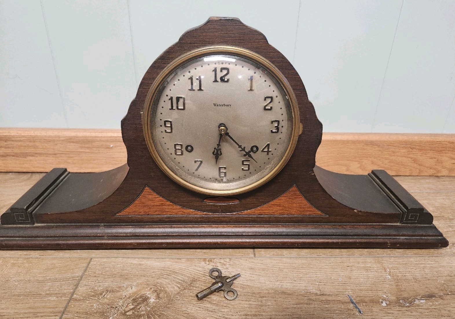 Vintage Antique Waterbury Wind Up Camelback Mantle Desk Clock