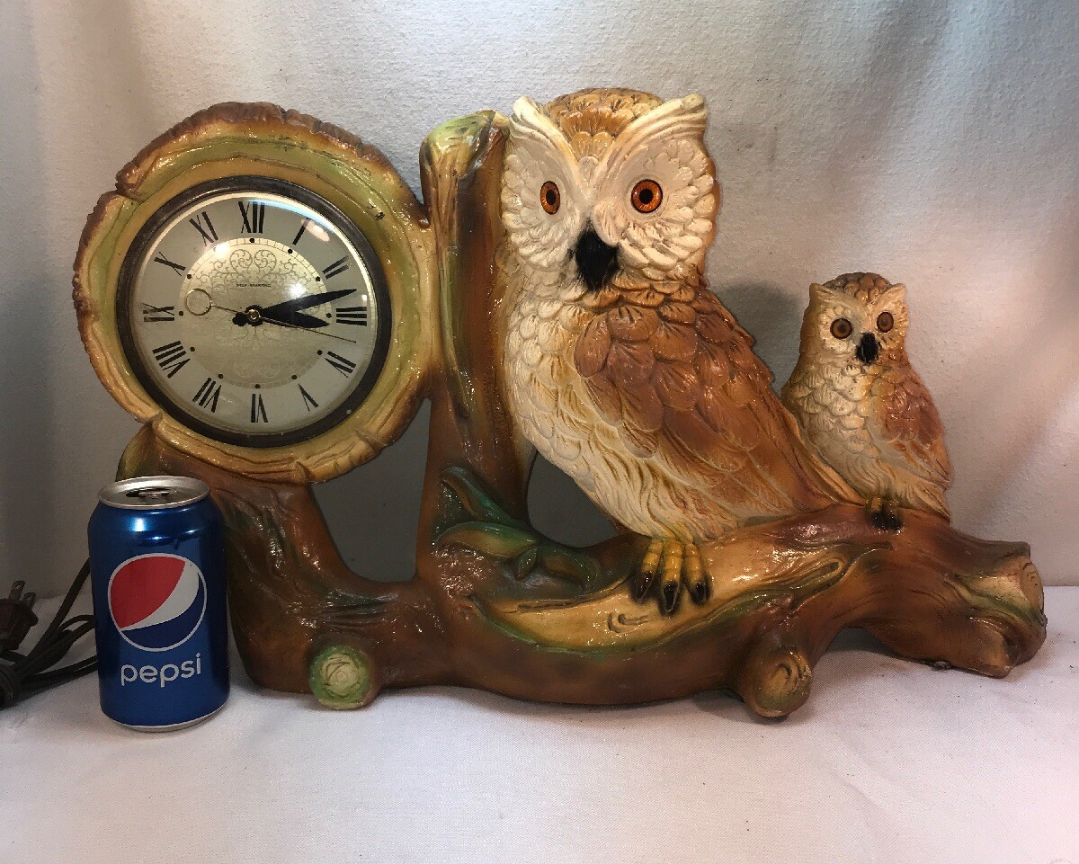 Vtg 1950-60's Chalkware Lanshire Clock Owl Mom Or Dad One Baby Family Cabin Farm