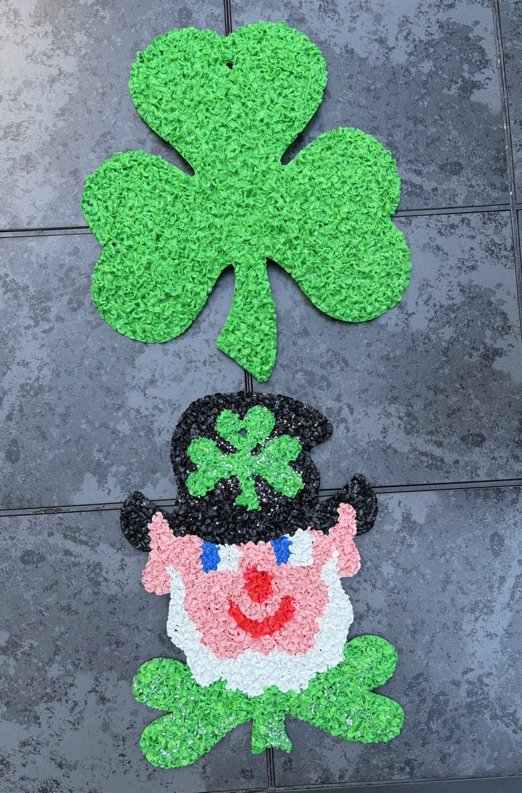 Vtg Melted Popcorn Plastic St Patricks Day Leprechaun Shamrock Clover Set of 2