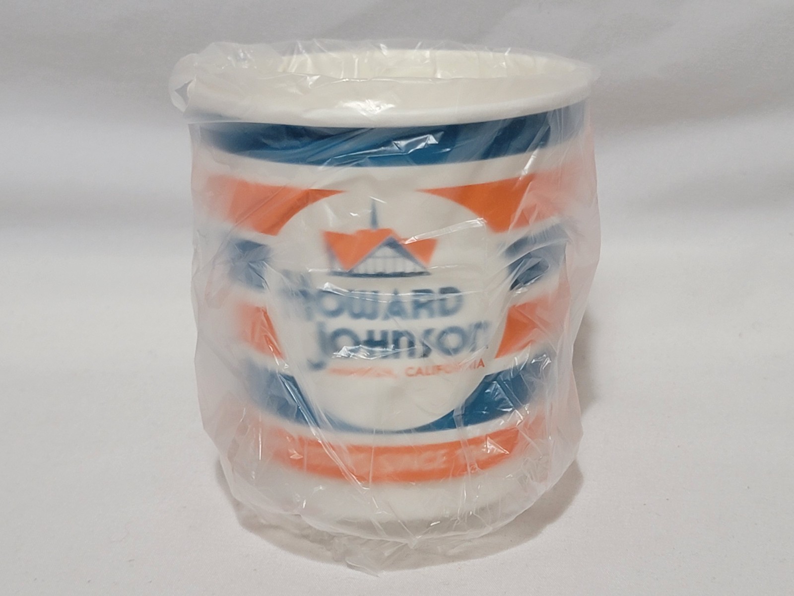 NEW Howard Johnson Disneyland Anaheim California 10oz Paper Coffee Cup SEALED