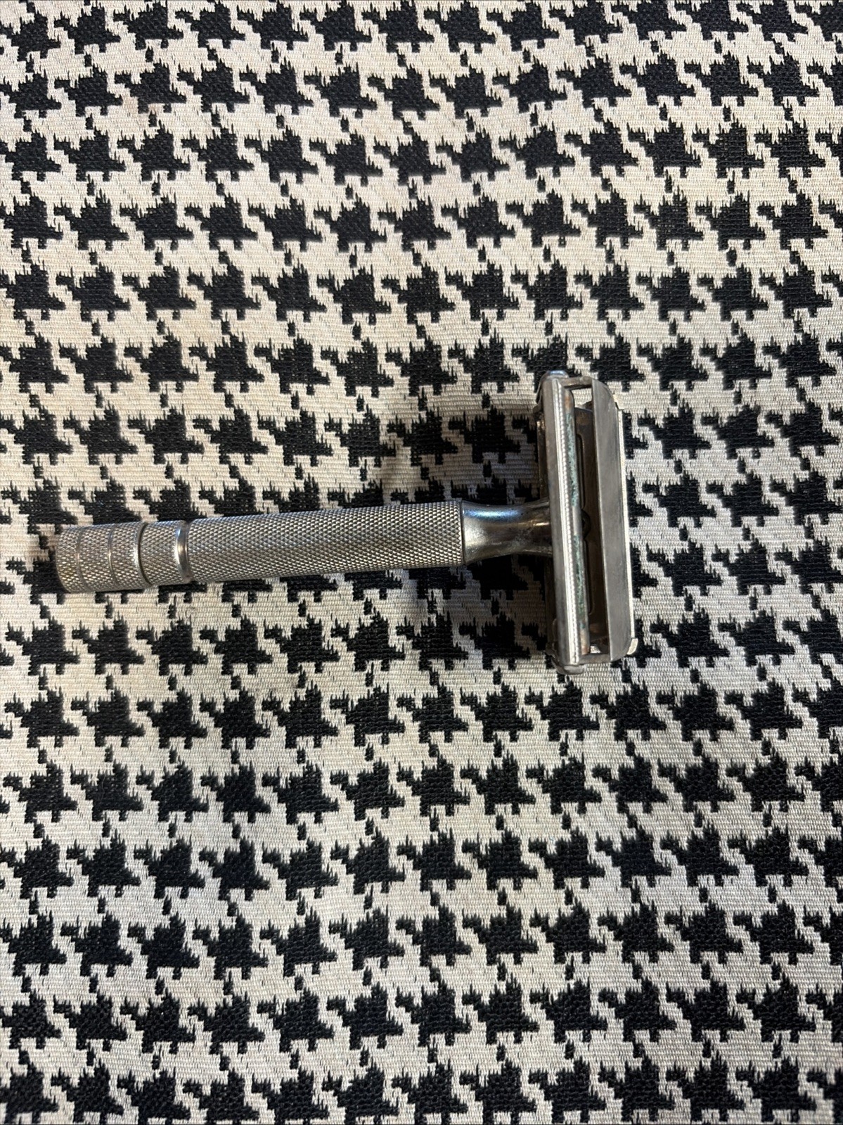 VTG 1954 Gillette Regus Double Edge Razor Shave Silver Tone Made in the USA Z1